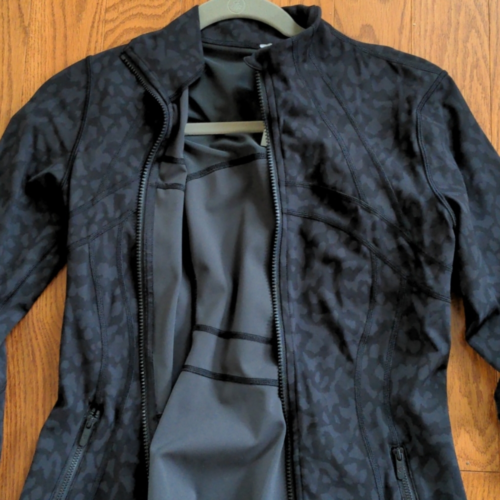 Lululemon Define Jacket Luxtreme size 8 EUC